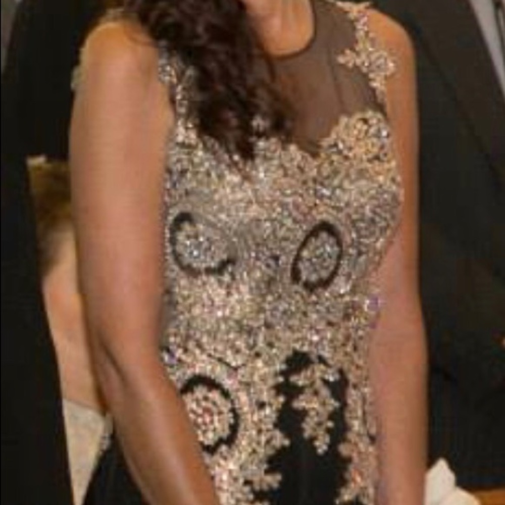 Black size 2 altered gown - Picture 7 of 7